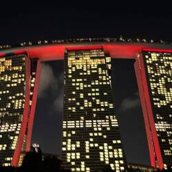 Schon ein Riesen-Schuppen - vor allem wenn man unten davor steht