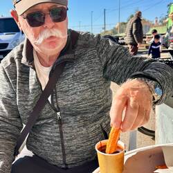 Mmmmh lecker Churros, ein Muss für meinen Lieblingsmenschen auf dem Markt