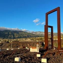 Mahnmal zur Erinnerung an den Ort Todoque, der komplett von der Lava zerstört worden ist.