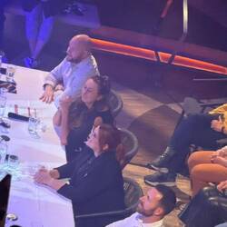 Die Jury für das Finale zum "Stern der Meere". Eine TalentShow in dem die Gäste singen