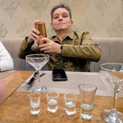 Making a Pisco Sour cocktail