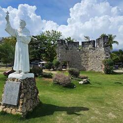 Statue beim Aussichtsturm.