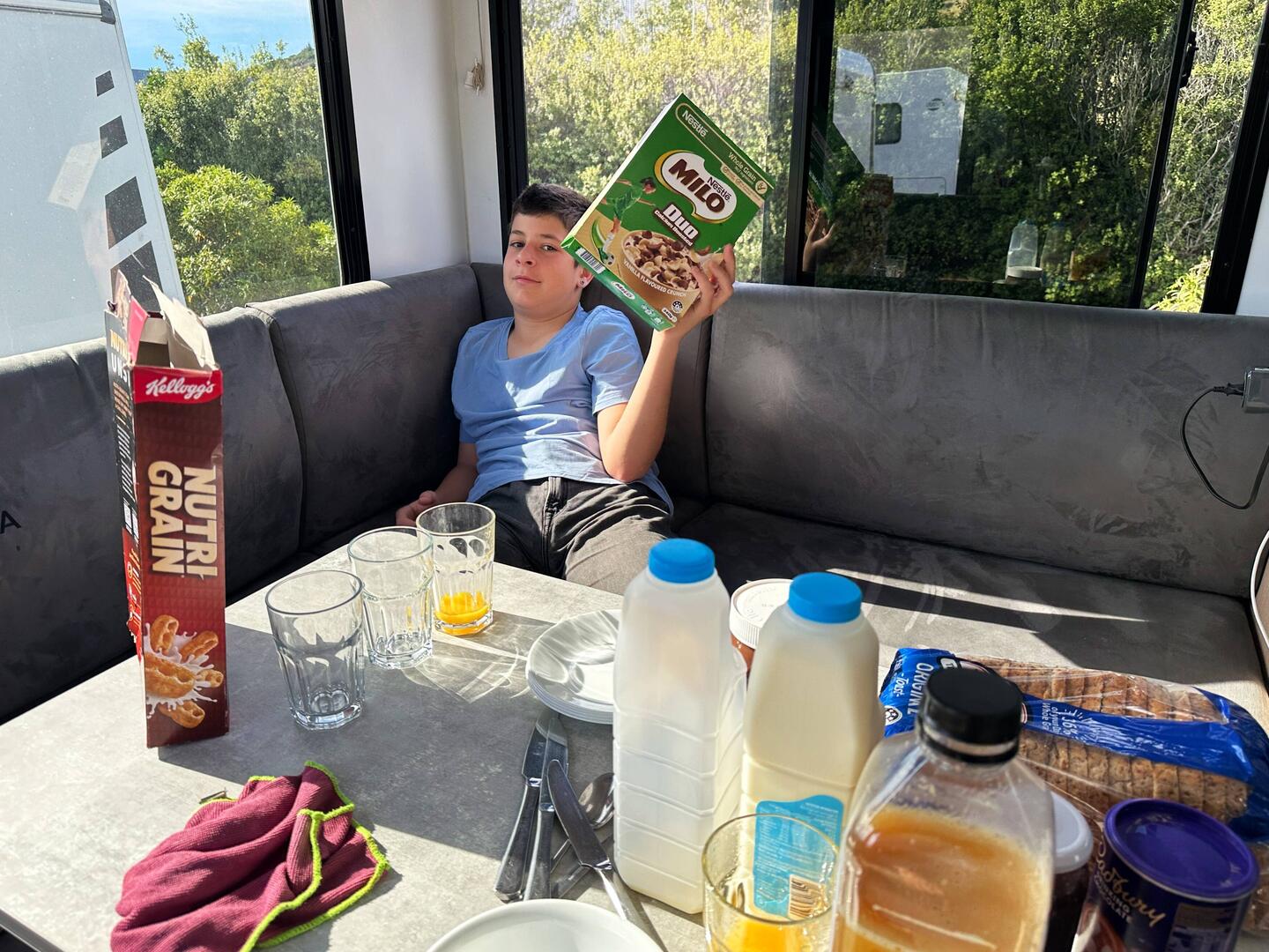 Müde Stimmung am Morgentisch