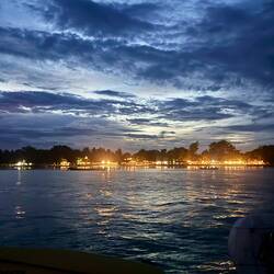 Shore just looked too inviting, so after dinner we popped over for a drink