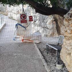 Nun ja, die haben wohl eine Kirche da oben, deshalb kein Zugang😢