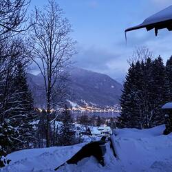 Versteckter Blick auf den Tegernsee