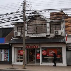 Westliche Läden sind rar, in Castro gibt es einen Bata