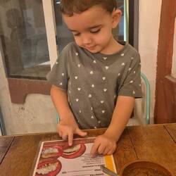 Phil bestellt selber 😅