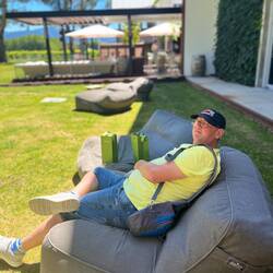 Fränky scheint zufrieden und schwelgt in Erinnerungen