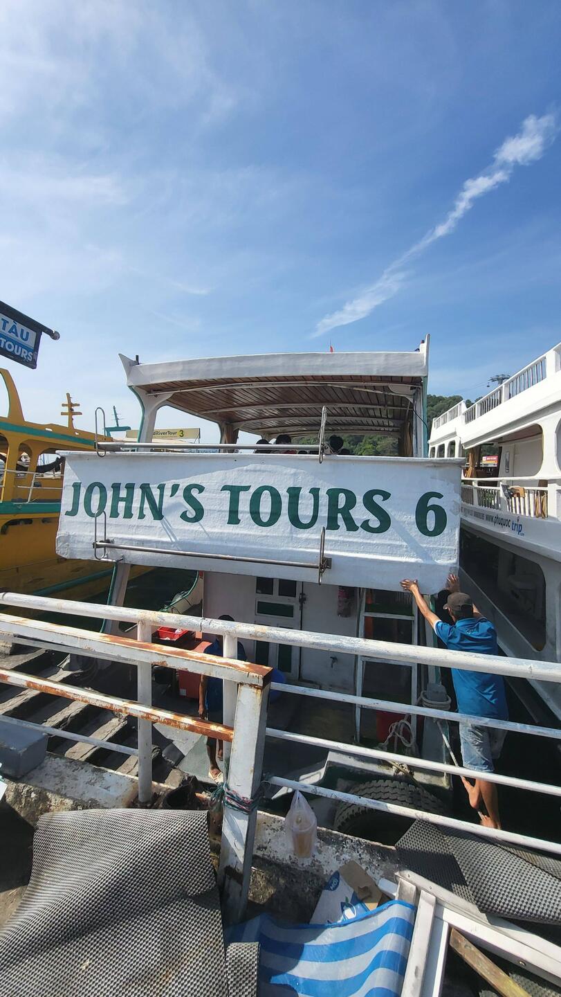 Notre bateau... enfin pas qu'à nous 😉