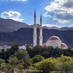 Said Bin Taimur Mosque - In Anlehnung an den Bau der Hagia Sofia in Istanbul
