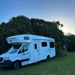 Unser Nachtlager (die Sicht nach hinten ist etwas uninteressanter als letzte Nacht)