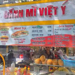 A bahn mi stand