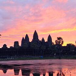 Angor Wat bei Sonnenaufgang