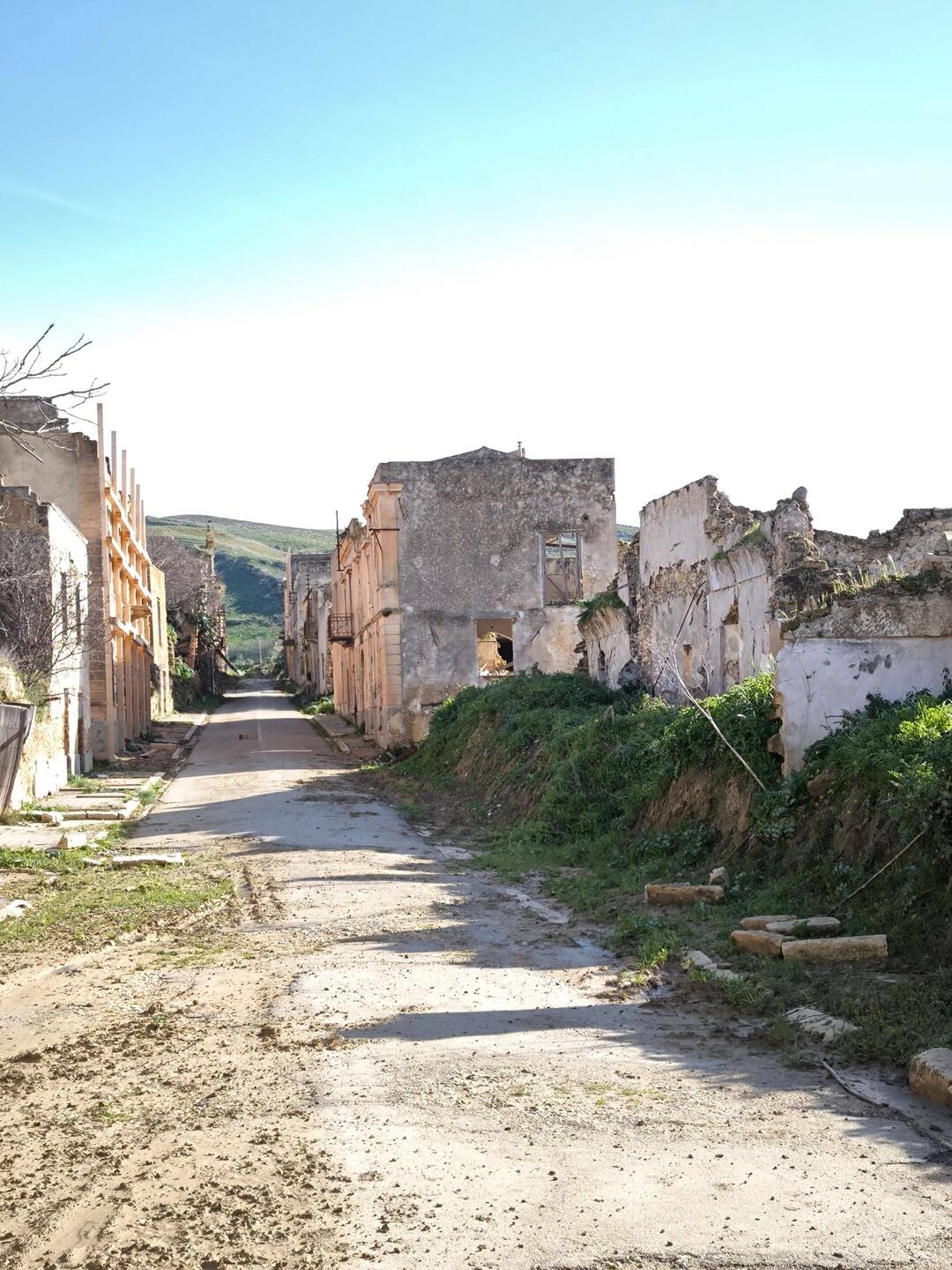 Wir sind halt einfach mal über eine Mauer geklettert