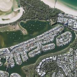 Durch die künstlich angelegten Wasserwege gibt es hier viele Grundstücke mit direkten Wasserzugang.