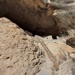 Wenns zu steil war für Treppe, gab es Leitern.