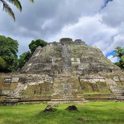 Dann Lamanai - der High Temple ...