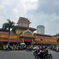 Un autre grand marché couvert