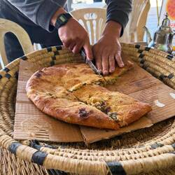 Berberpizza / man beachte die sauberen Fingernägel🤣🤣