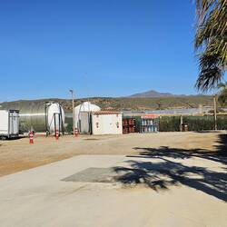 Großzügig angelegte V+E. Gasflaschen gibt es auch.