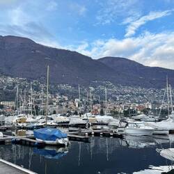 Hafen von Locarno mit Muralto im Hintergrund