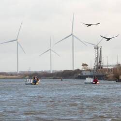 Passing the narrowboat flotilla coming in the opposite direction