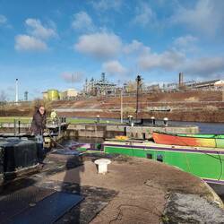 Tied half in and half out of Marsh Lock entrance due to the floating pontoon having sunk.