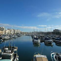 Harbour on the walk to Valletta