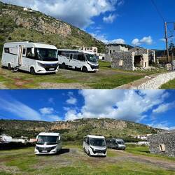..ein Tavernen Parkplatz gleich um die Ecke,aber wir waren nur Wandern 🥾🐾dort..