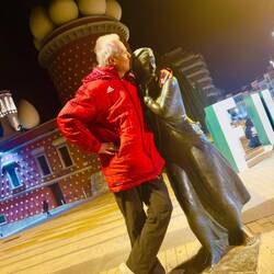 Das Mädel zeigt mir die kalte Schulter