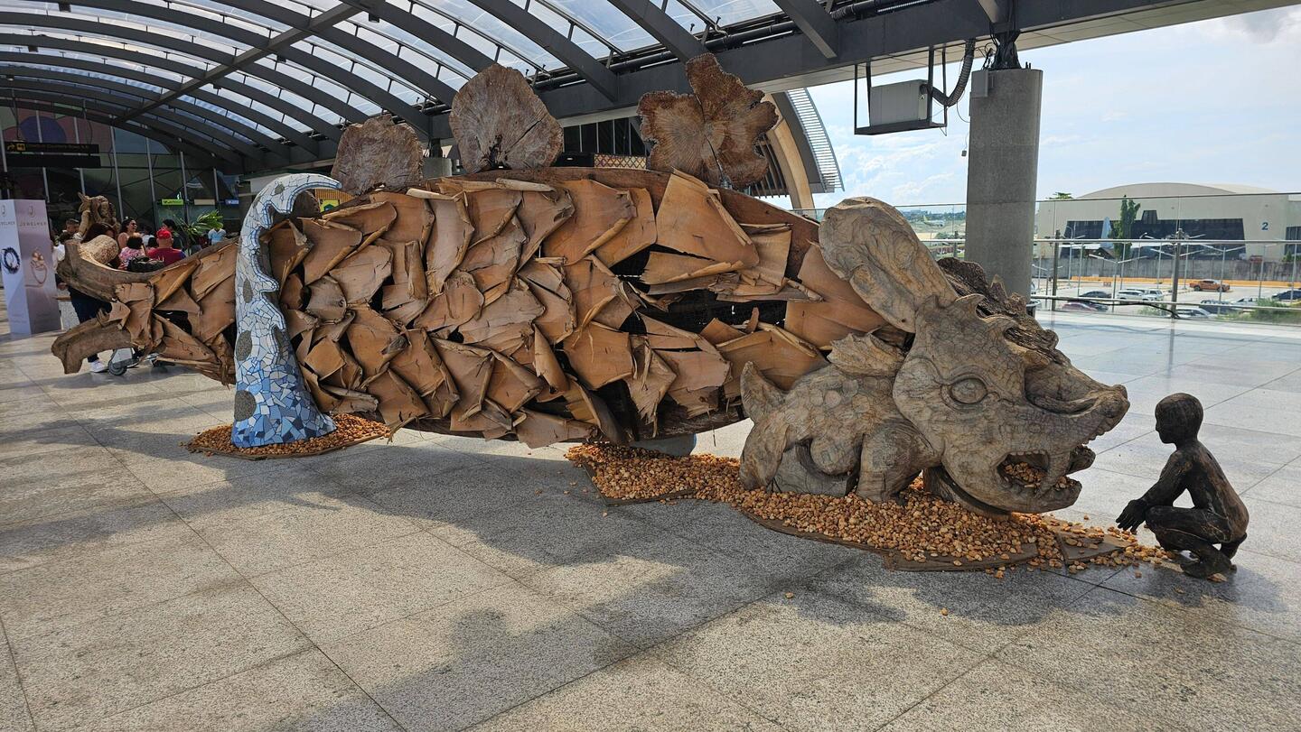 Kunst am Flughafen in Cebu.