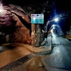 Tunnel mit Abzweigung