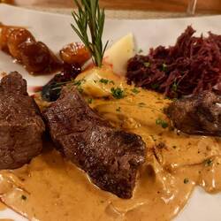 Hirschfilet mit Steinpilzen