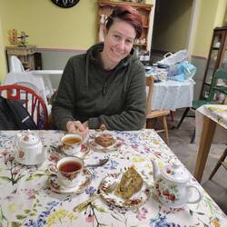 Grace Tea Rooms serving cookie dough cake and lime curd and almond cake, both vegan 😋