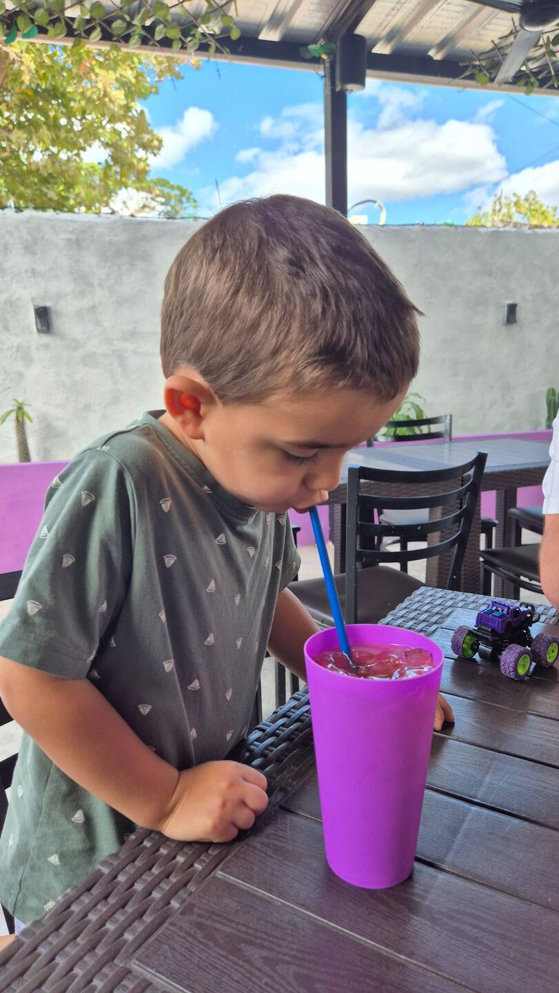Schlürfen, bevor der Becher dann auf dem Boden lag 🤦‍♀️😅