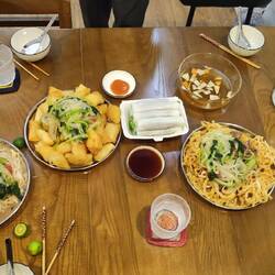 Dry pho for dinner in Ny's flat