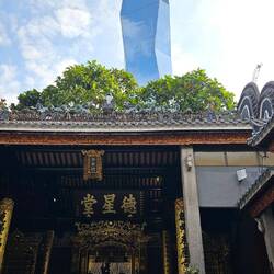 Im Hintergrund der Merdeka 118 Turm.