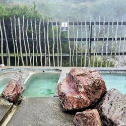 U ds Neue. Ds Wasser usem Chuchi-Pool chüelet ufem Wäg ab uf 40 Grad