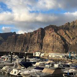 Kleiner Hafen in Porto Santiago