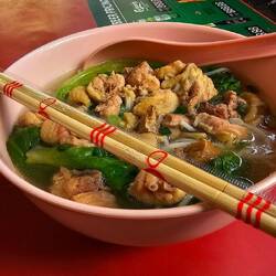 Hühnersuppe da es eh nur 38°C hat.