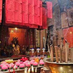 Es qualmt sehr stark.