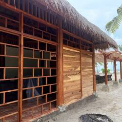 This looks like it will be the reception area/office. Nice!