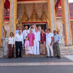 Die gesamte Gesellschaft bei der Zeremonie