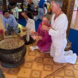 Obligatorisches Anzünden einer Kerze