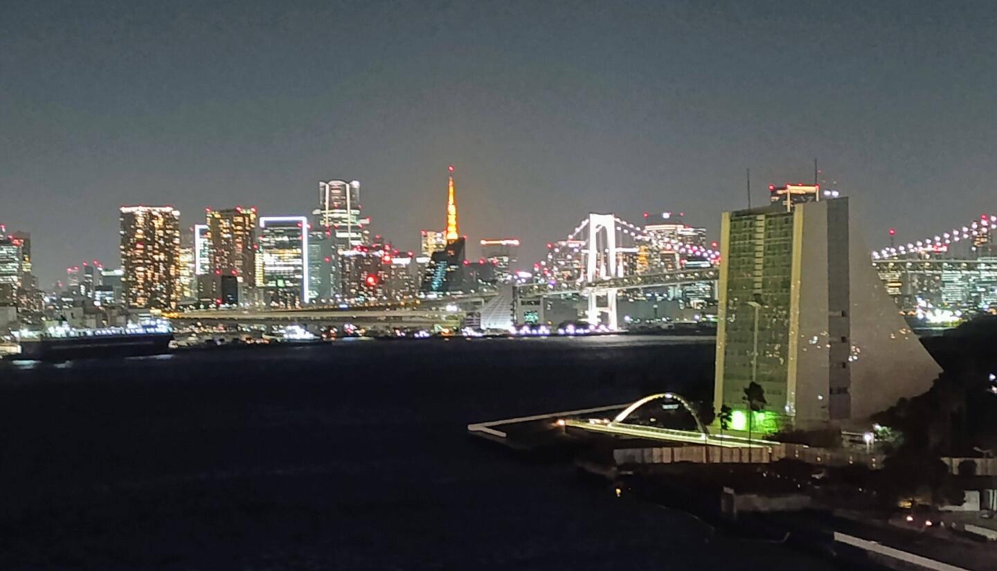 Einfahrt zur Autobahn unter Wasser