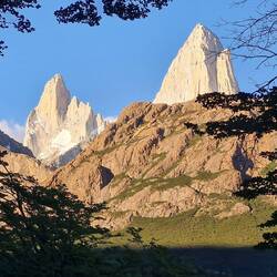 Der Berg wurde nach dem Kapitän der Beagle, Gerald FitzRoy, benannt.