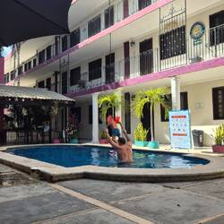 Morgens erst mal in Pool hüpfen