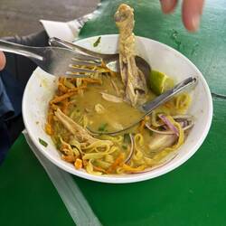 Khai Soi is the common dish of N Thailand, with chicken and noodles.