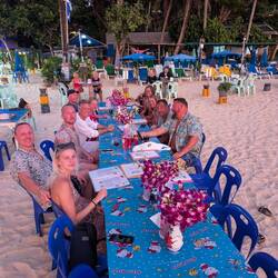 Alle Freunde sind gekommen